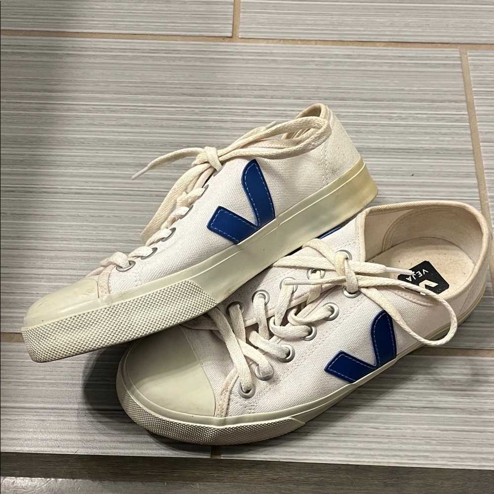 Veja Cream and Blue Casual Sneakers